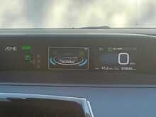 Toyota Prius S - U7978