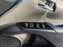 Toyota Prius S - U7978