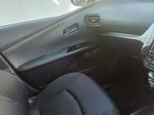 Toyota Prius S - U7978