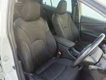 Toyota Prius S - U7978