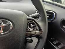 Toyota Prius S-TouringSelection - U7979