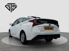 Toyota Prius S - U7980
