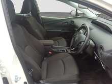 Toyota Prius S - U7980