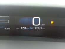 Toyota Prius S - U7980