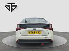 Toyota Prius S - U7984