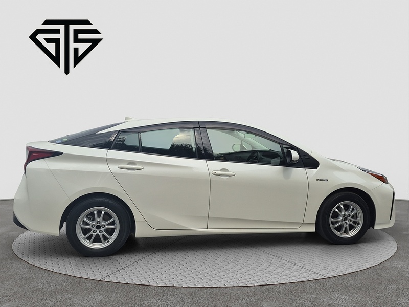 Toyota Prius S - U7984