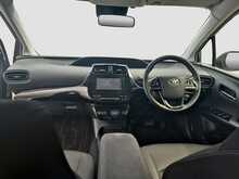 Toyota Prius S - U7984