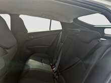 Toyota Prius S - U7984