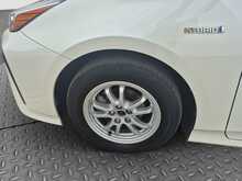 Toyota Prius S - U7984