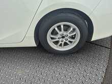 Toyota Prius S - U7984