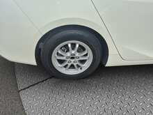 Toyota Prius S - U7984