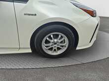 Toyota Prius S - U7984