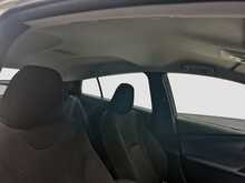 Toyota Prius S - U7984