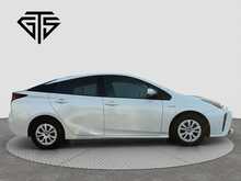 Toyota Prius S - U8001