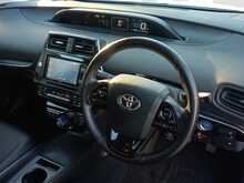 Toyota Prius S - U8001