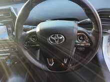 Toyota Prius S - U8001