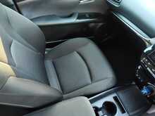 Toyota Prius S - U8001