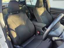 Toyota Prius S - U8001