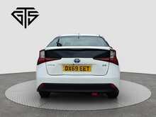 Toyota Prius S - U8008