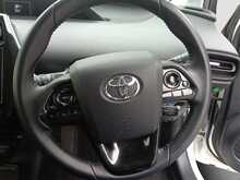 Toyota Prius S - U8008