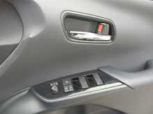 Toyota Prius S - U8008