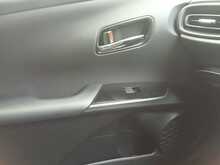 Toyota Prius S - U8008