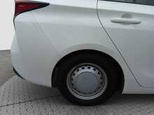 Toyota Prius S - U8008