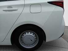 Toyota Prius S - U8008