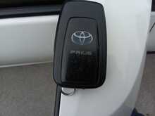 Toyota Prius S - U8008