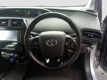 Toyota Prius S - U8012