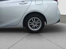 Toyota Prius S - U8012