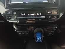 Toyota Prius S - U8015