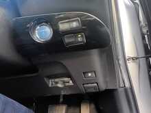 Toyota Prius S - U8015