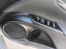 Toyota Prius S - U8015