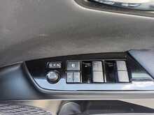 Toyota Prius S - U8015