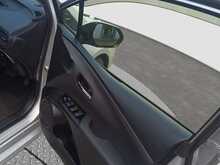 Toyota Prius S - U8015
