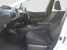 Toyota Prius S - U8015