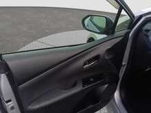 Toyota Prius S - U8015