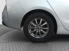 Toyota Prius S - U8015