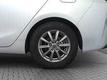 Toyota Prius S - U8015