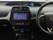 Toyota Prius S-TouringSelection - U8017