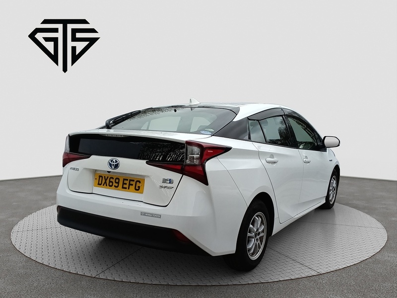 Toyota Prius S 4WD - U8018