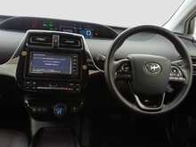 Toyota Prius S 4WD - U8018