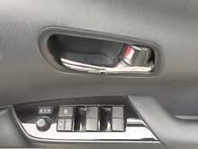 Toyota Prius S 4WD - U8018