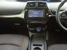 Toyota Prius S 4WD - U8018