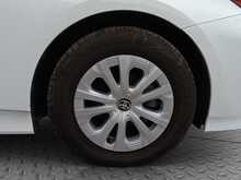 Toyota Prius S 4WD - U8018