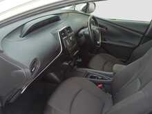 Toyota Prius S - U8025