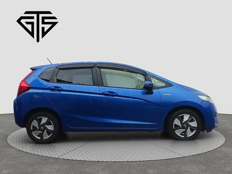 Honda FIT HYBRID
 F Package - U8030