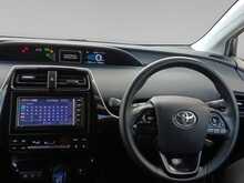Toyota Prius S - U8033