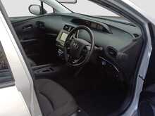 Toyota Prius S - U8033
